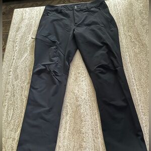 Rab Women’s Incline pants. Size M. Black. New, never worn but tags are cut off.